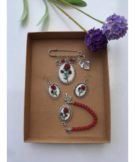 Adeline - Rococo Jewellery with Flower Embroidery